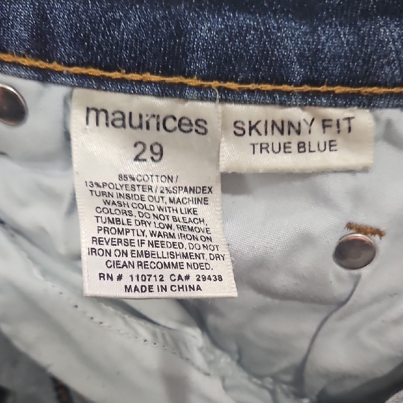 Maurices Dark Blue Cropped Jeans - Picture 4 of 6